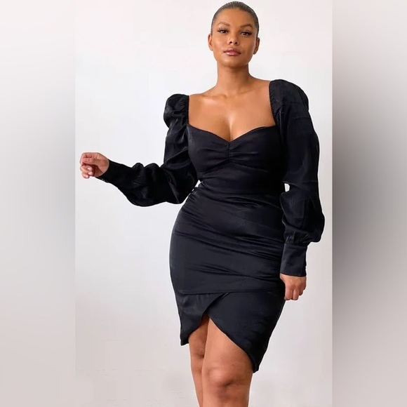 PrettyLittleThing Plus Black Shimmer Ruched Detail Puff Sleeve Bodycon Dress,NWT - Picture 4 of 16